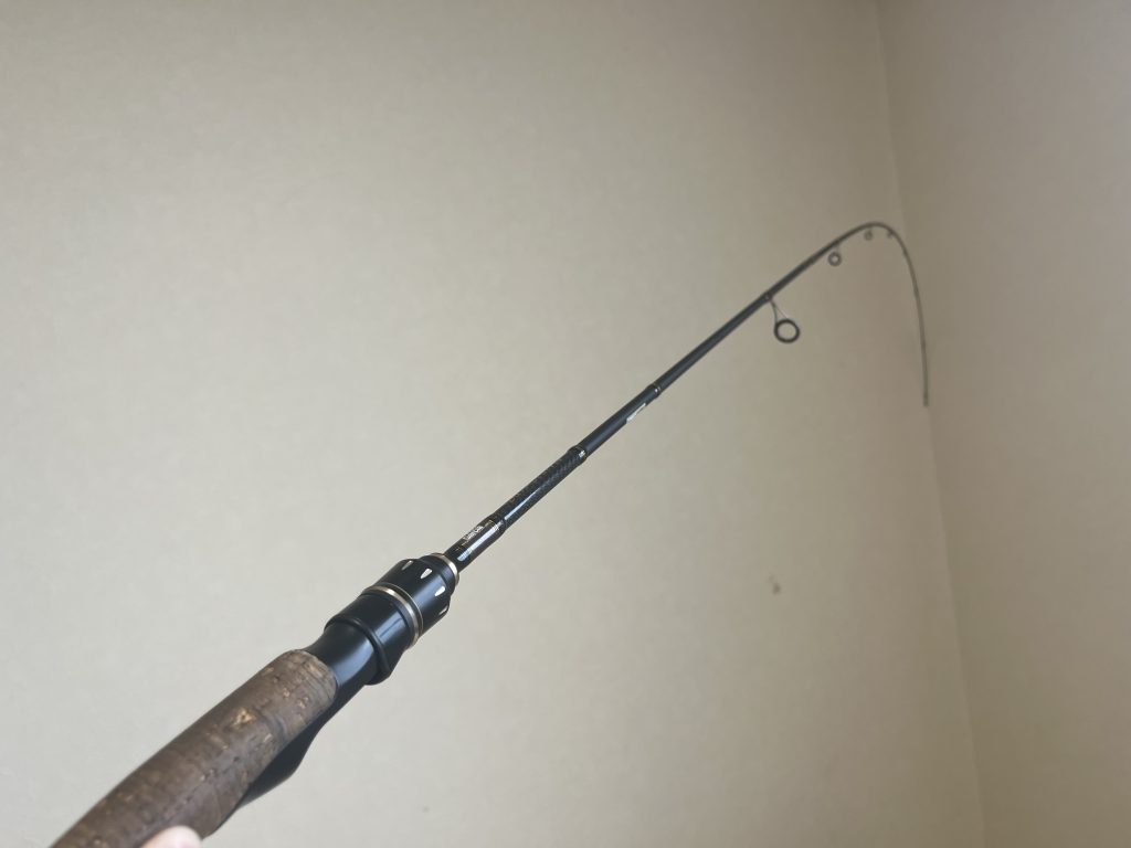 スピニングロッドを曲げた際の写真