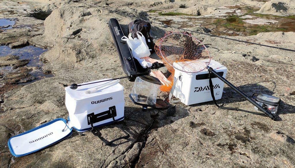 磯釣りは持ち込む道具が多くなりがち。効率的なパッケージングが必要