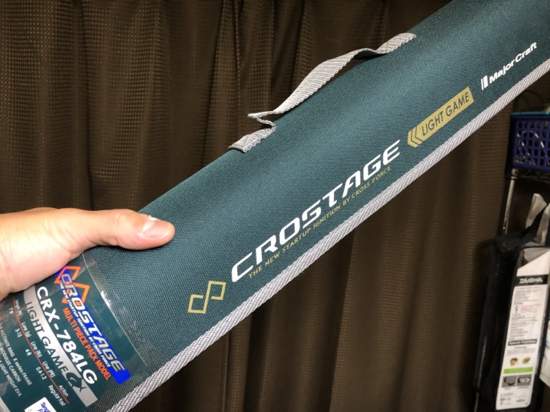 クロステージのロッド。チューブラーティップは張りがあるため、メタルジグにきびきびとした動きを与える事が可能