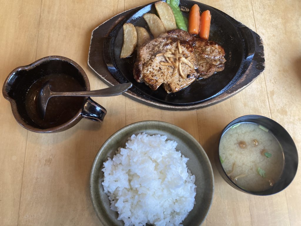 中禅寺湖でのランチ