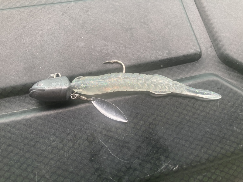 ピンテール系ワームとジグヘッド