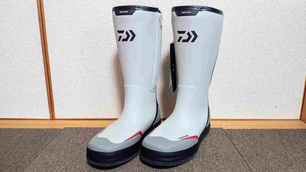 ダイワ・プロバイザー フェルトスパイクブーツ PB-3530。グリップ性能はスパイクフェルトソールの...