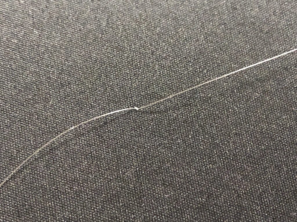 ラインにコブを作っている写真