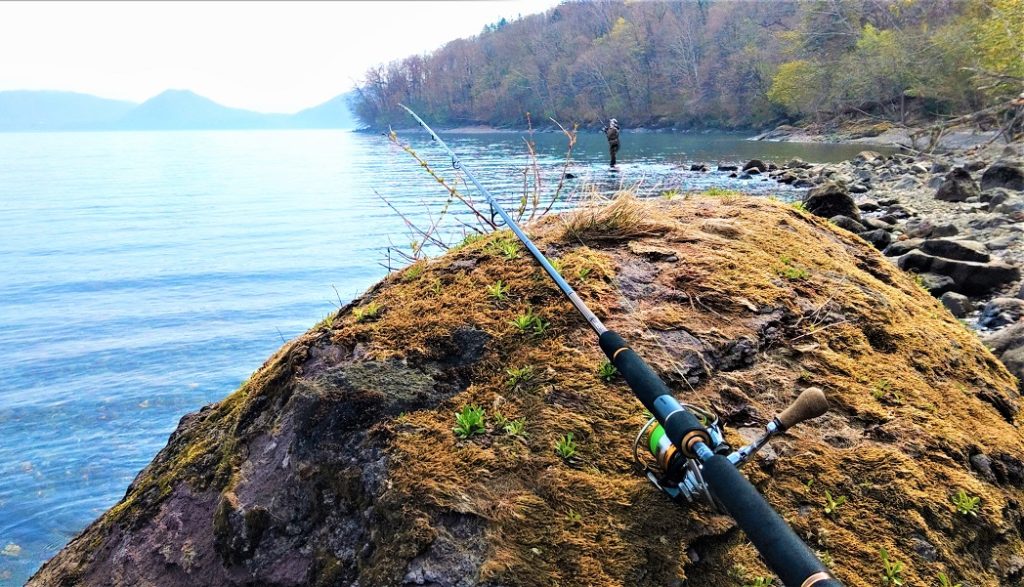 支笏湖とモアザン