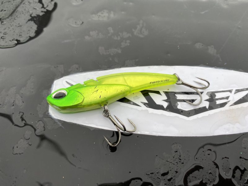 ヘッドがグリーンで胴体がイエローのバイブレーション